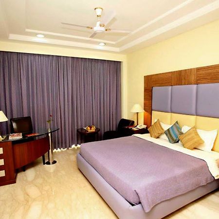 Hotel Star Rocks 뉴델리 외부 사진